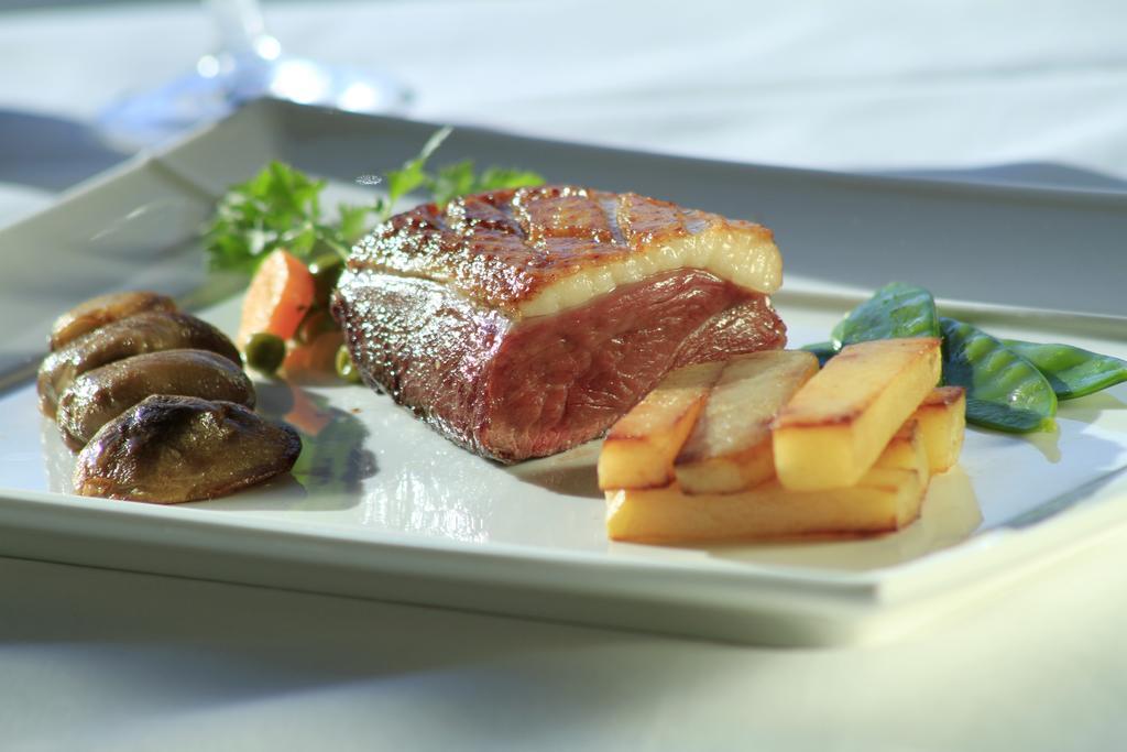 Hotel Restaurant Les Coquelicots, The Originals Relais Saint-Pardoux-l'Ortigier Εξωτερικό φωτογραφία